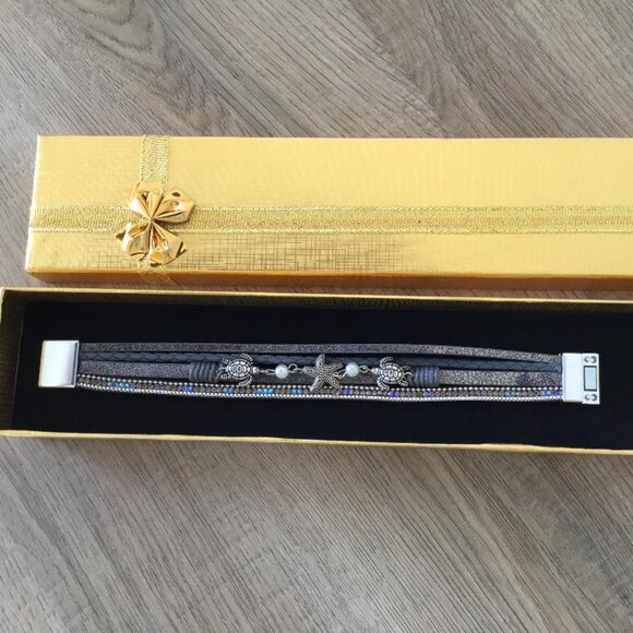 Starfish Turtle Pearl Bangle Bracelet Captures Marine Life in Zinc Alloy in Box - Picture 6 of 6